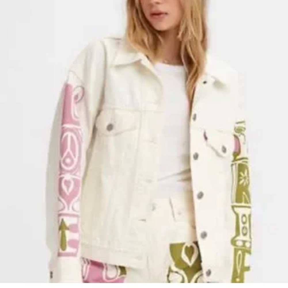 New Levi’s 90’s Trucker Jacket Crazy Legs Medium Cream Graphic Sleeves PTP 22”